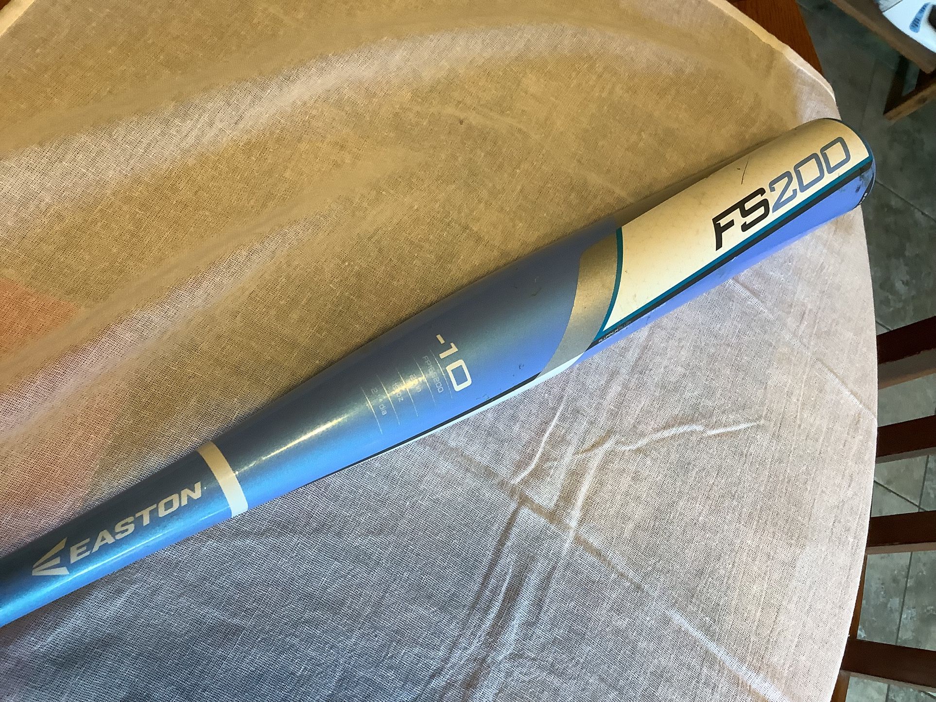 Girls softball Fast-pitch Easton FS 200 bat -10, 29” and 19 ounces like new condition. Speed Brigade model ASA Approved Plainfield, Illinois