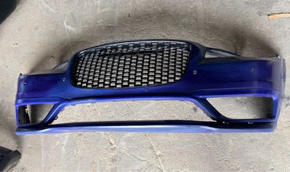 2015-2023 Chrysler 300 SRT Front Bumper Cover USED