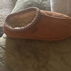 UGGZ SLIPPERS