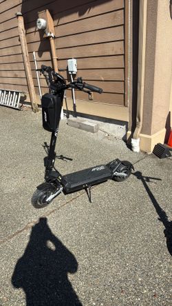 Apollo Phantom Scooter