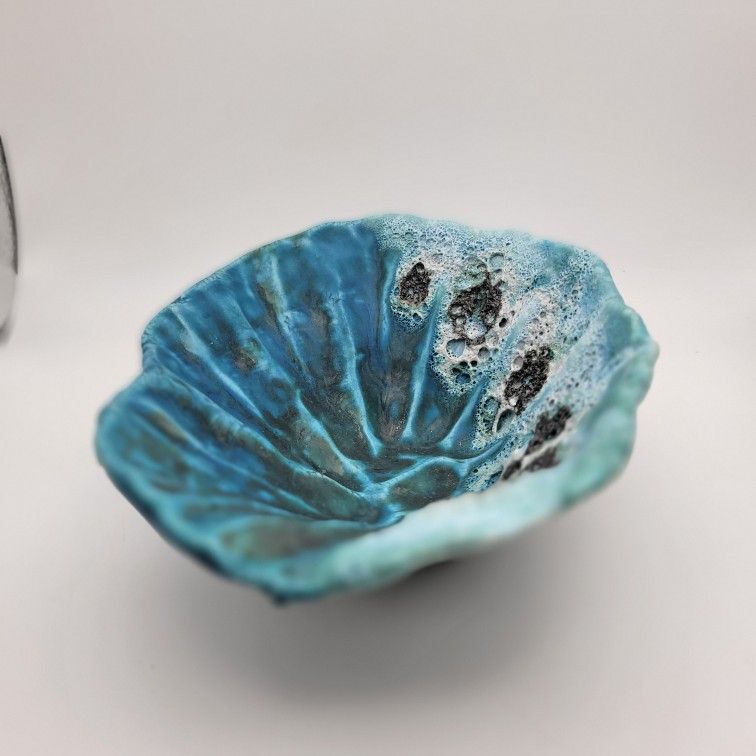 Unique Lava Glaze Pottery Lee Oululani Plevney Maui Seashell Bowl 6"