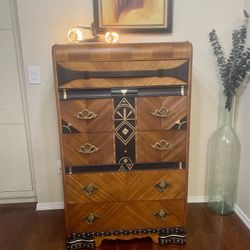 Sold!! 🤩Art Deco Chest of Drawers, Dresser 🤩