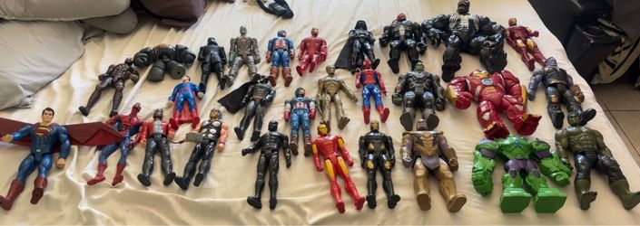 Action figure lot
