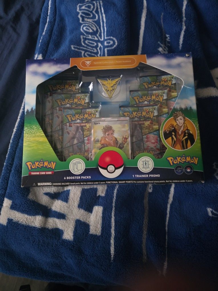 pokemon lot cards Amazon.com: Pokemon Limited Edition TCG: Random Cards from Every Series,  100 Cards in Each Lot : Toys & Games