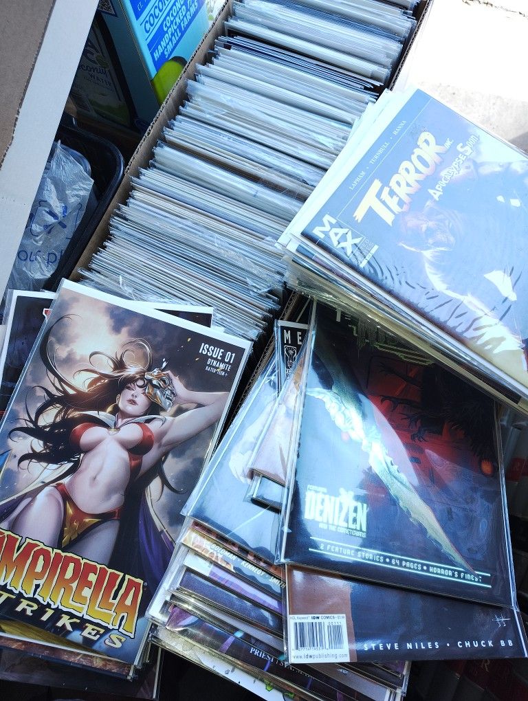 300 Horror Monster Mint Comic Book Collection Boarded Comics