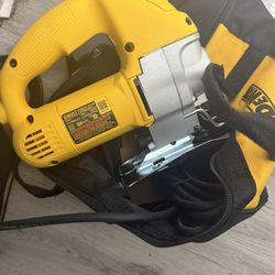 Dewalt saw
