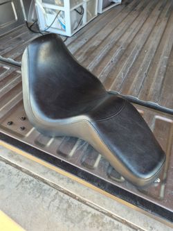 MOTORCYCLE SEAT
