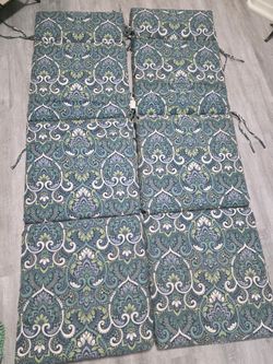 (2) lounge cushions