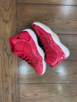 Jordan 11 win like 96 red size 10.5