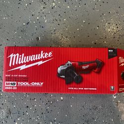 Milwaukee M18 Grinder 
