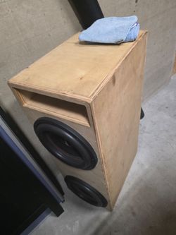 Speakers and bass box with amps