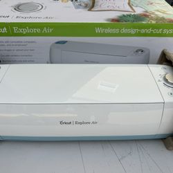Cricut Explore Air + Vinyl & Tool Bundle (Gently Used)