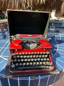 Vintage 1930s Royal Model P Portable Typewriter - Rare Duotone Red