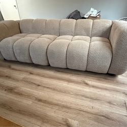 Modern Bouclé Cloud Couch – Curved Cream Sofa