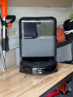 Eufy Omni C20 Robot Vacuum & Mop – Self-Emptying Station – Excellent Condition