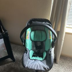 CARSEAT (COMES WITH MATCHING STROLLER)