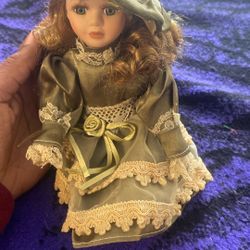 Mini porcelain Doll