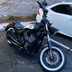2012 Victory Highball, LOW MILES 6.1K