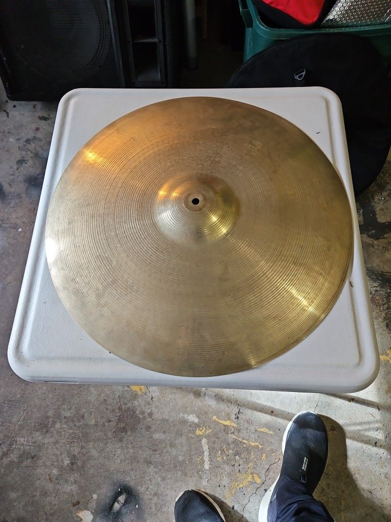 Zildjian ride cymbal