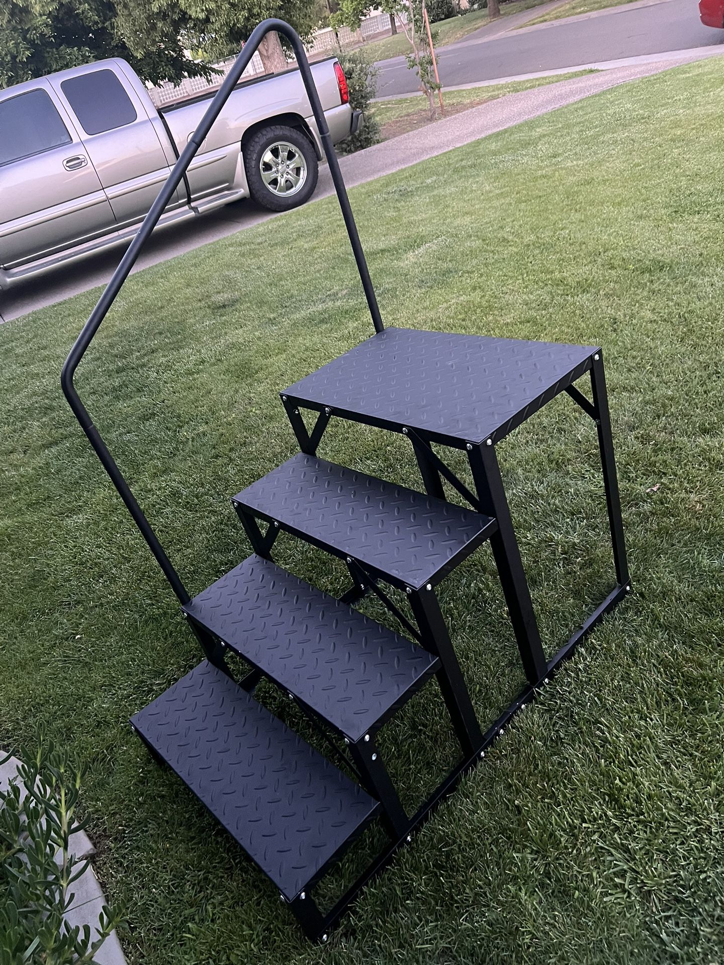 4 Step Stairs 5th Wheel Stair Hot Tub Steps Outdoor RV Step Ladder Support Economy Stair Riser Quick Eases Boarding and Exitingfor RVs and Travel Camp