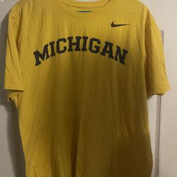 Nike Michigan Wolverine’s Shoer Sleeve Shirt Yellow Maize Arc Logo 2XL
