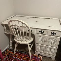 White Vintage Desk 80$