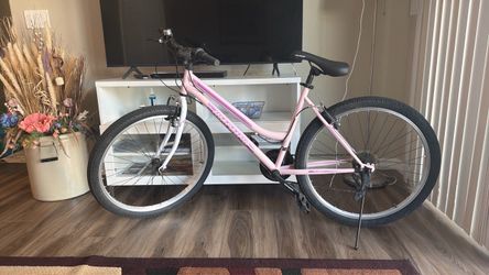 Pink Kiapalno 7 speed 26 inch mountain bike