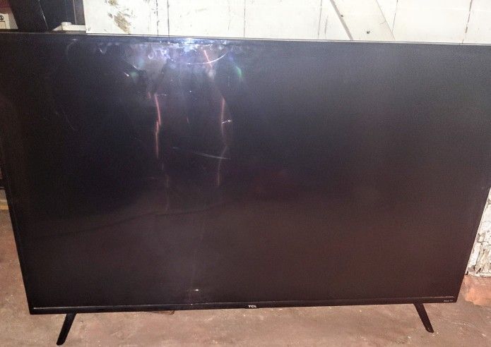 TCL Roku 55-inch Tv (Broken Screen) (Parts Only) Model #55S425 This screen is broken. Tv is for parts only or needs a screen replacement.
