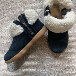 UGGs Toddler US size 9
