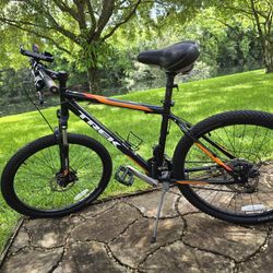 Trek Mountain Bike 