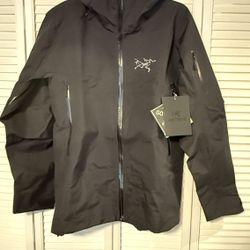 ARC’TERYX SABRE JACKET — MEDIUM 