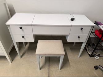 White Makeup Vanity Desk with LED Lighted Mirror and Stool