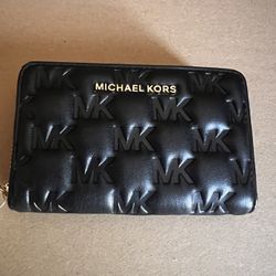 MK Wallet Matte black gorgeous 