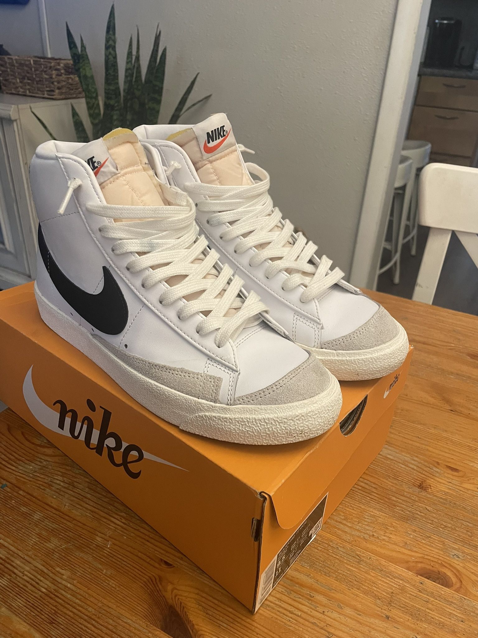 Nike Blazer Mid 77 Sz 9.5