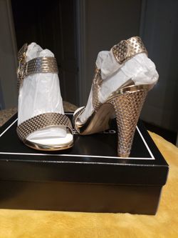 New Beautiful Karllagerfeld . Gold Light Tone Pewter,8/2