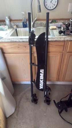Yakima 48” crossbars with fairing