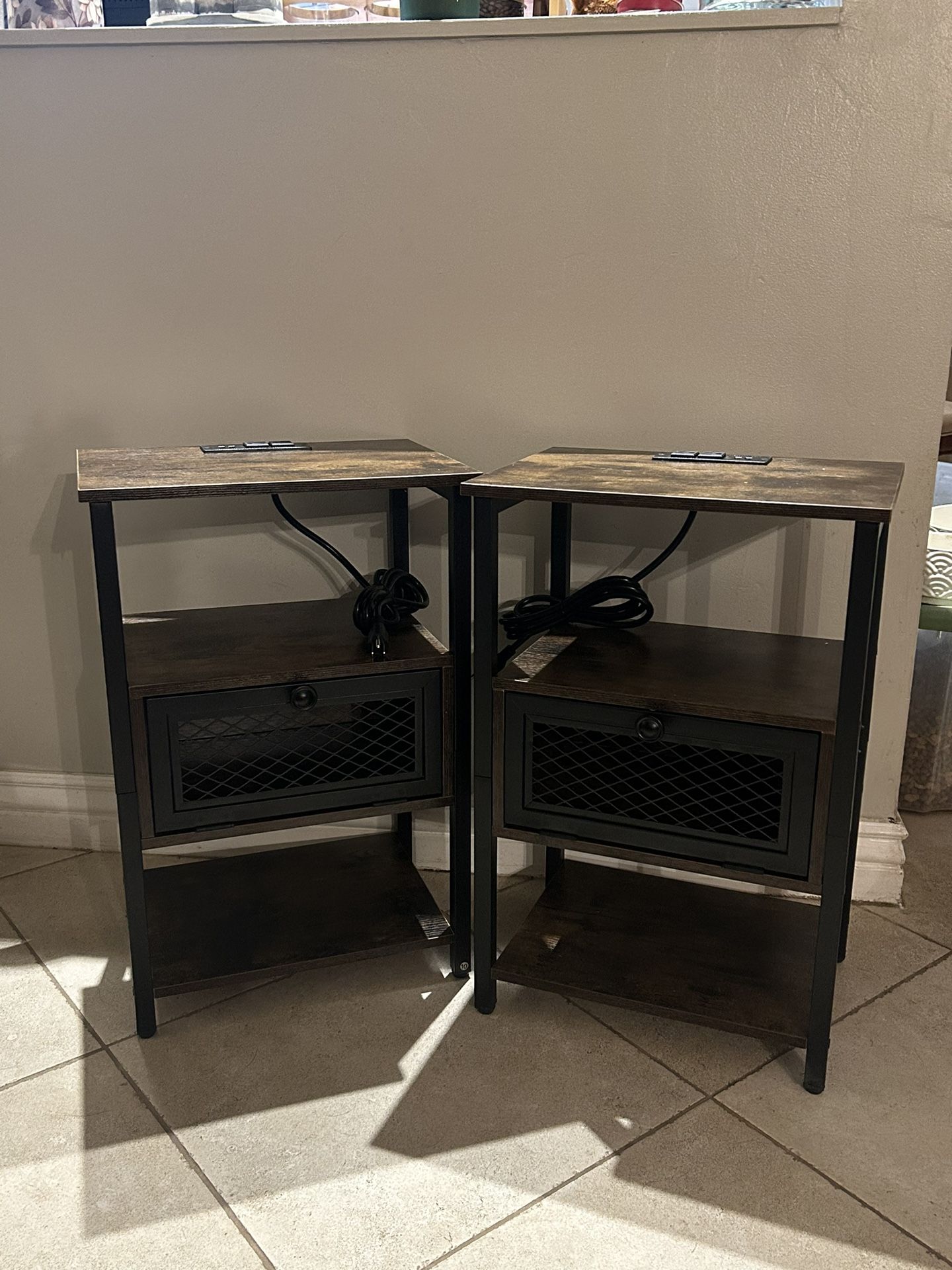 Nightstands with charging port (brown)