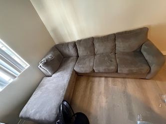 Sectional L couch
