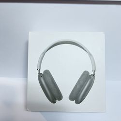 Grads & Dads Sale AirPods Max