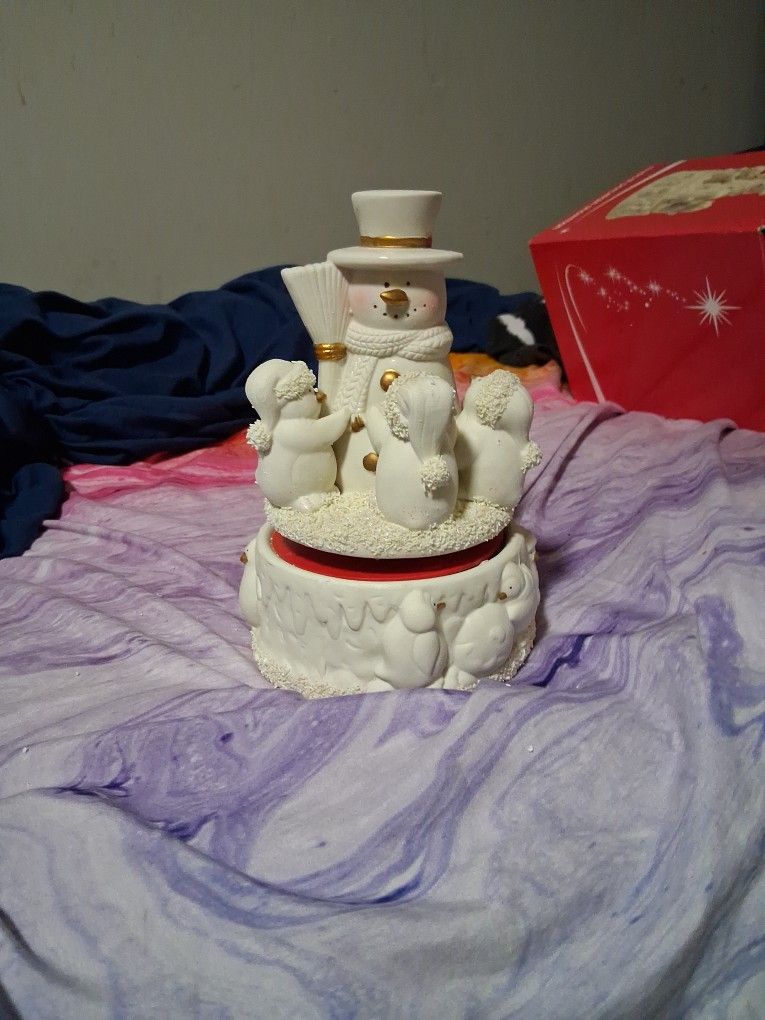 Porcelain Snowman Musical