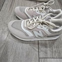 New Balance Athletic Shoes 