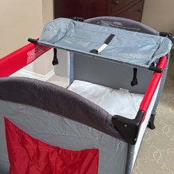 Playpen/Crib