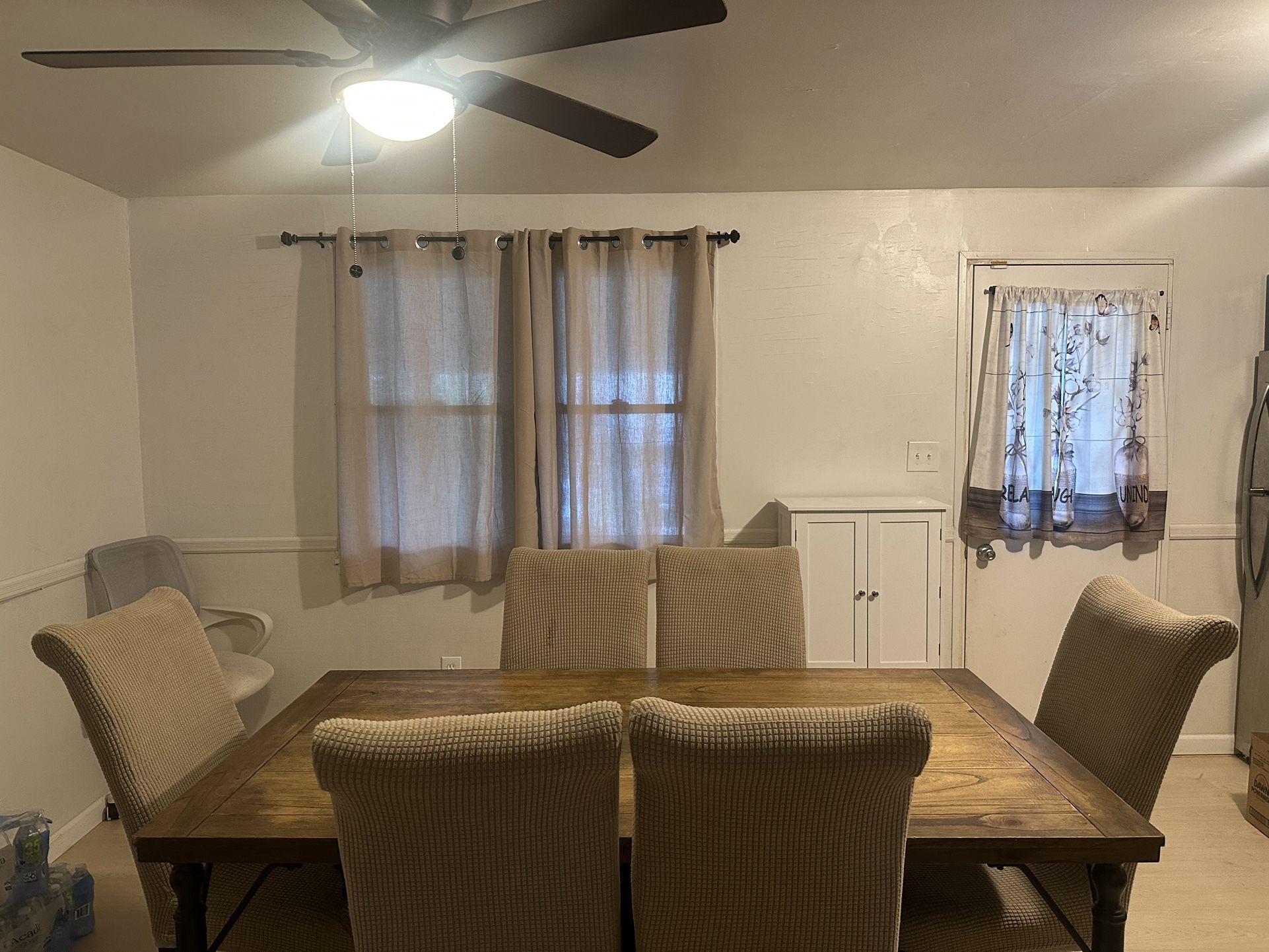 Dining Table And 6 Chairs