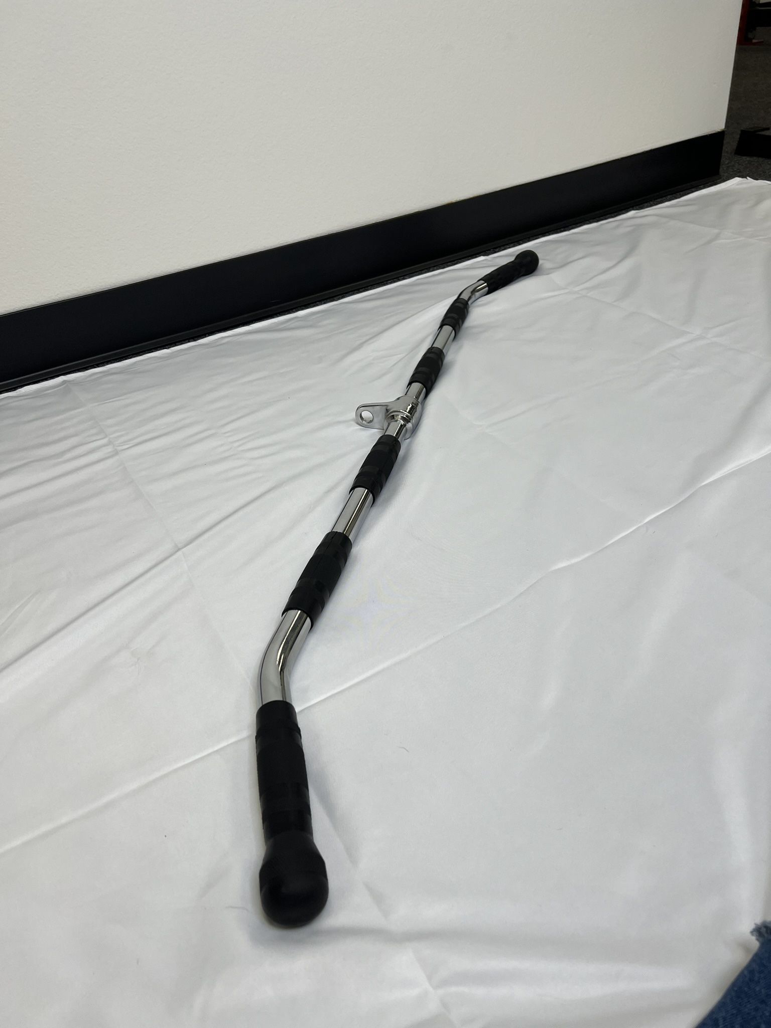 Lat Pull Down Bar - Cable Attachment ( BRAND NEW ) - Click On My Profile For More Gym Equipment