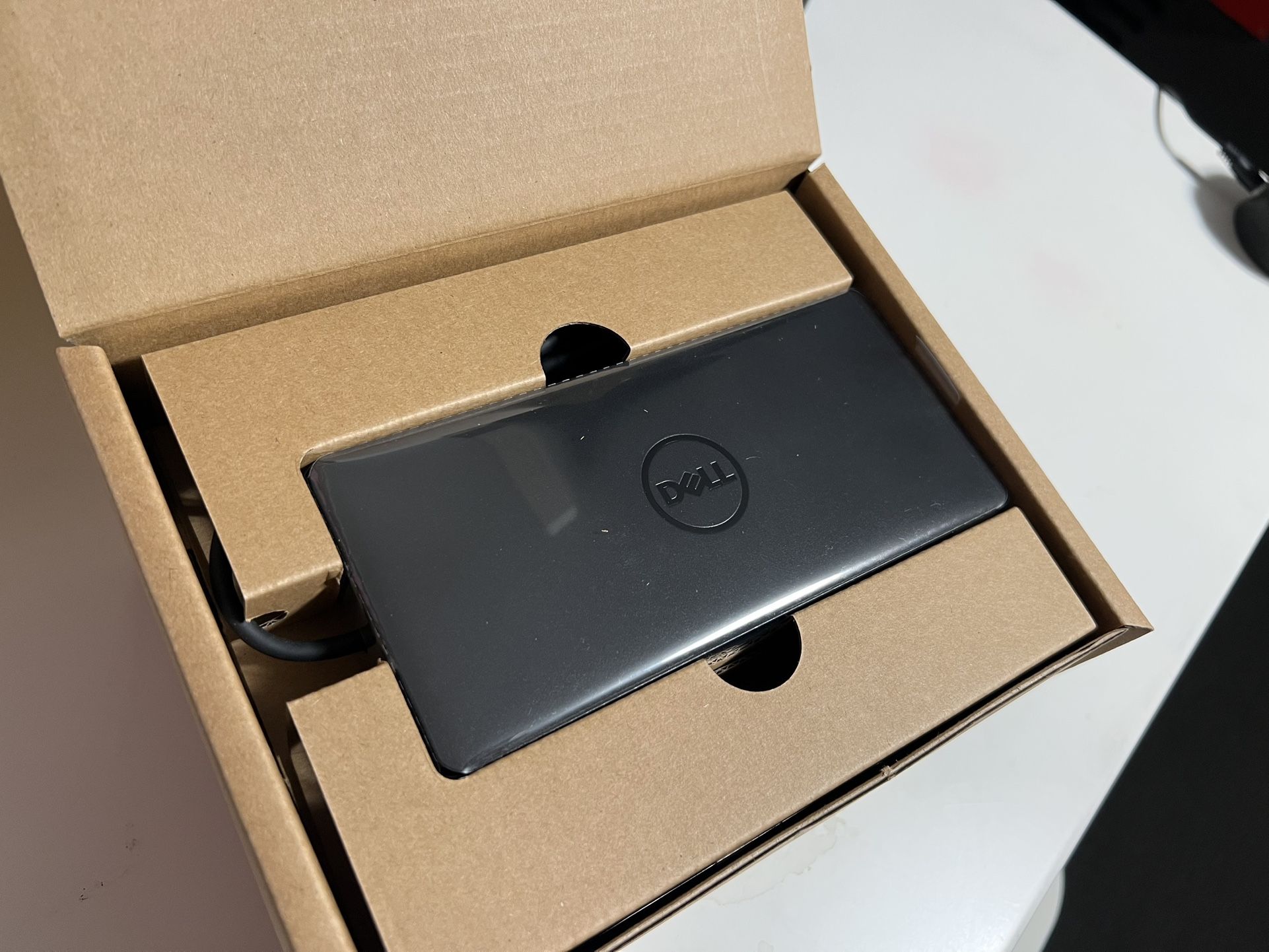 Dell Docking Station D6000S