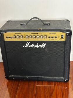 Electric Guitar Amp: Marshall