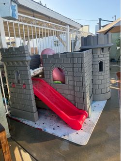 Little Tikes Classic Castle Playhouse