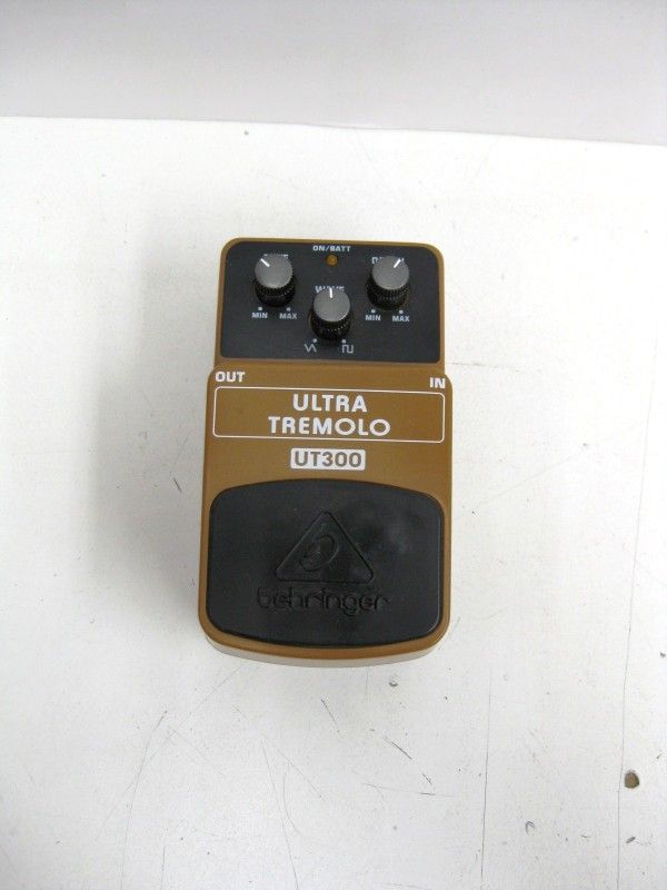 Behringer UT300 Ultra Tremolo Guitar Effect Pedal
