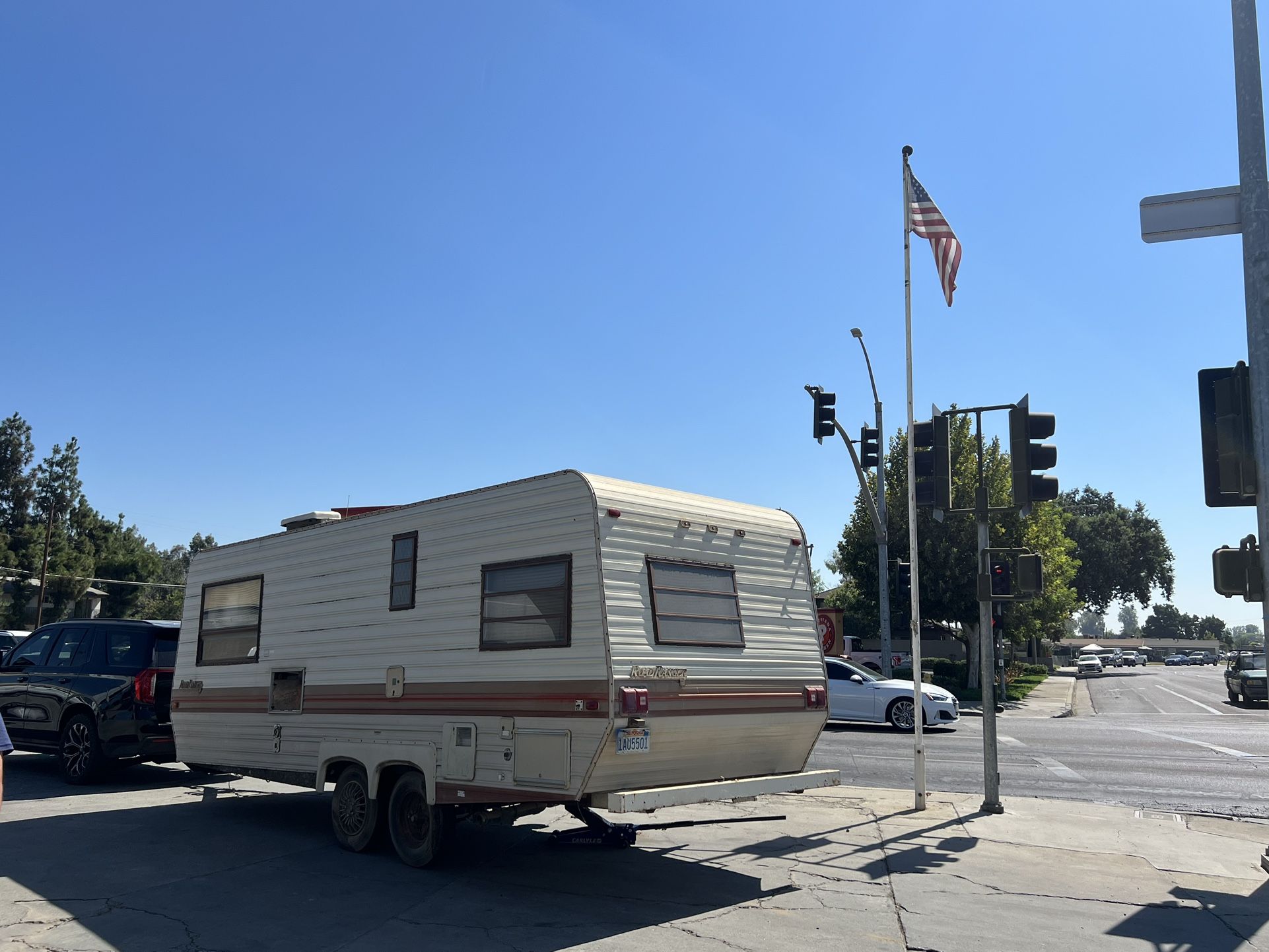 Classic Travel Trailer W AC & Pink Slip Tows Good Needs Cleaning