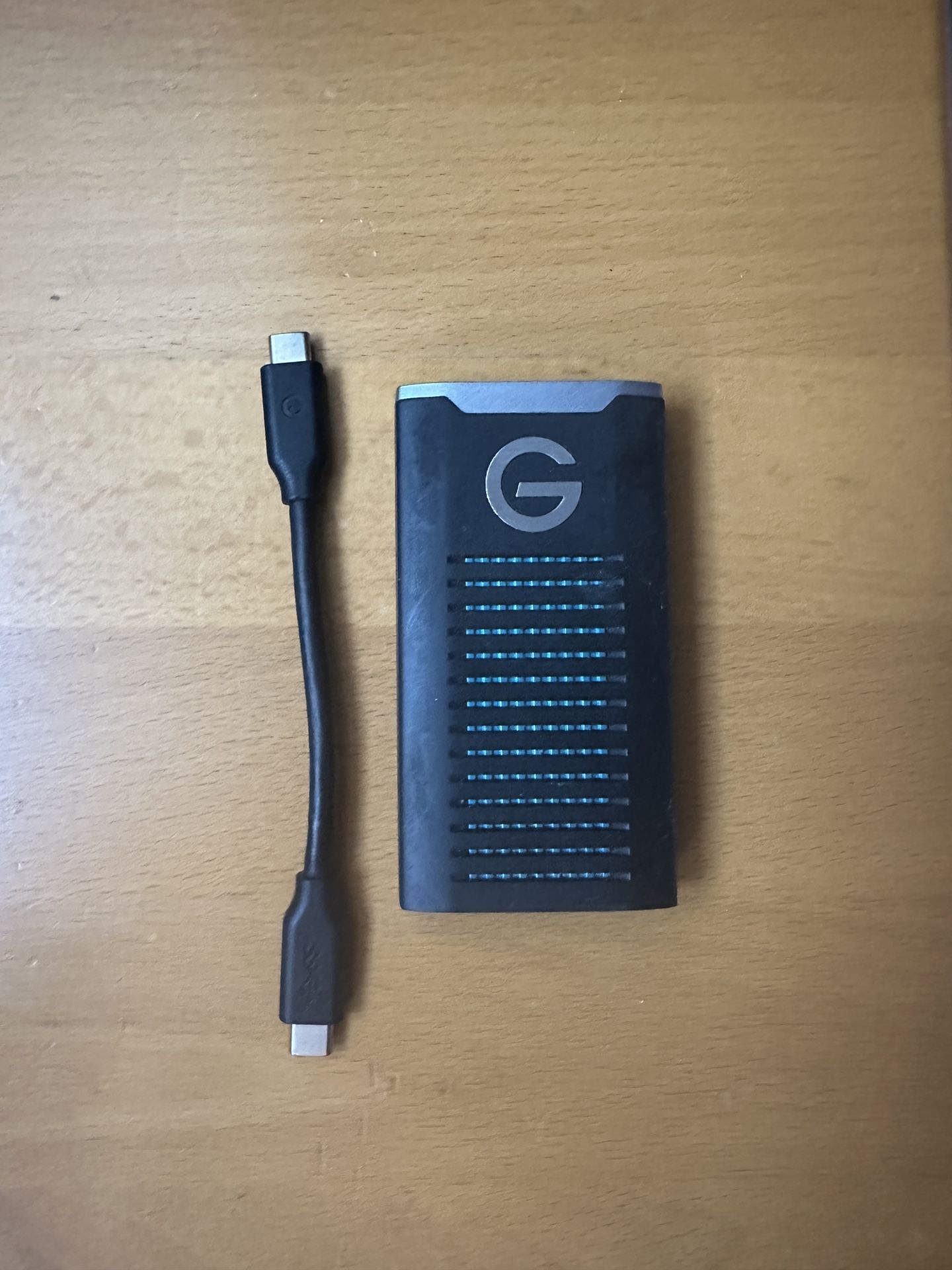 G-Technology 1TB G-Drive mobile SSD R-Series - USB-C